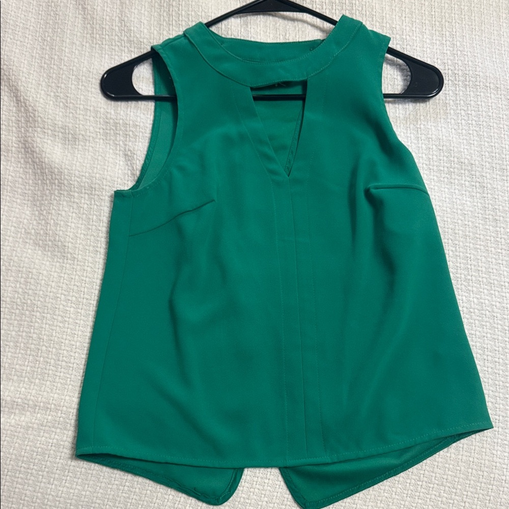 TRINA TURK Sleeveless open back Green blouse
